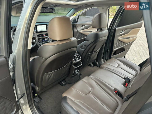 Серый Хендай Санта Фе, объемом двигателя 2.2 л и пробегом 131 тыс. км за 29200 $, фото 86 на Automoto.ua