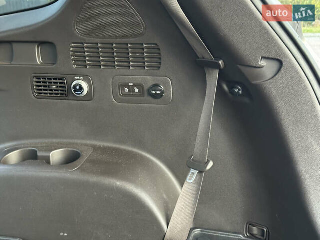 Серый Хендай Санта Фе, объемом двигателя 2.2 л и пробегом 131 тыс. км за 29200 $, фото 101 на Automoto.ua