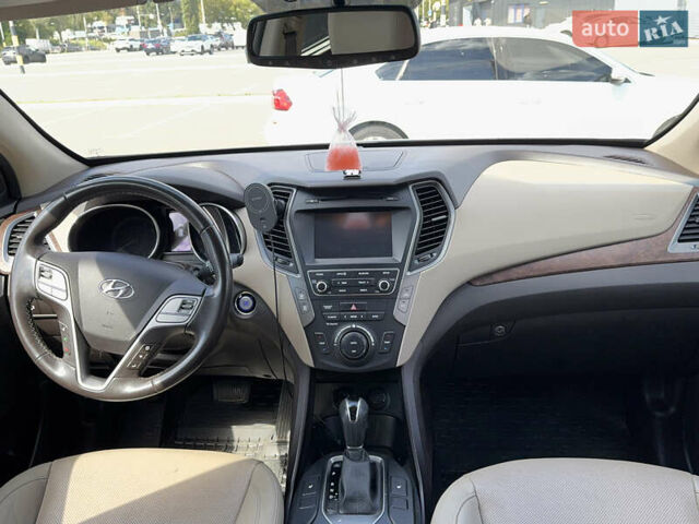 Серый Хендай Санта Фе, объемом двигателя 2.36 л и пробегом 105 тыс. км за 19000 $, фото 4 на Automoto.ua