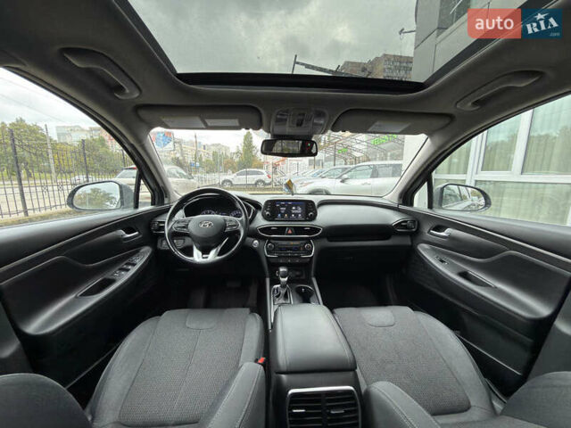 Серый Хендай Санта Фе, объемом двигателя 2 л и пробегом 103 тыс. км за 26000 $, фото 6 на Automoto.ua