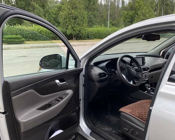 Серый Хендай Санта Фе, объемом двигателя 2.36 л и пробегом 69 тыс. км за 23500 $, фото 6 на Automoto.ua