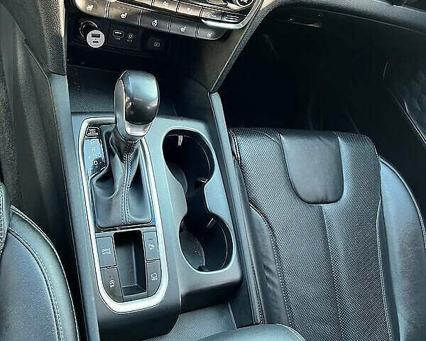 Серый Хендай Санта Фе, объемом двигателя 2 л и пробегом 147 тыс. км за 24500 $, фото 11 на Automoto.ua