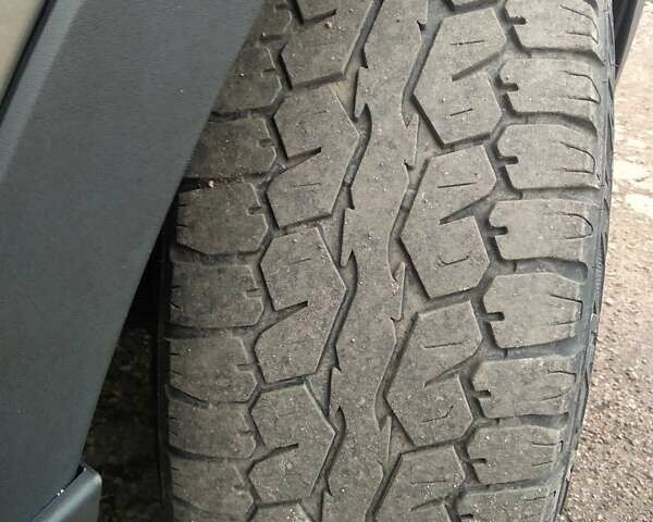 Серый Хендай Санта Фе, объемом двигателя 2.36 л и пробегом 182 тыс. км за 16500 $, фото 17 на Automoto.ua