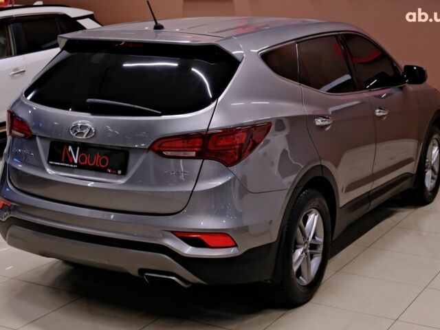 Серый Хендай Санта Фе, объемом двигателя 2.4 л и пробегом 164 тыс. км за 15900 $, фото 4 на Automoto.ua