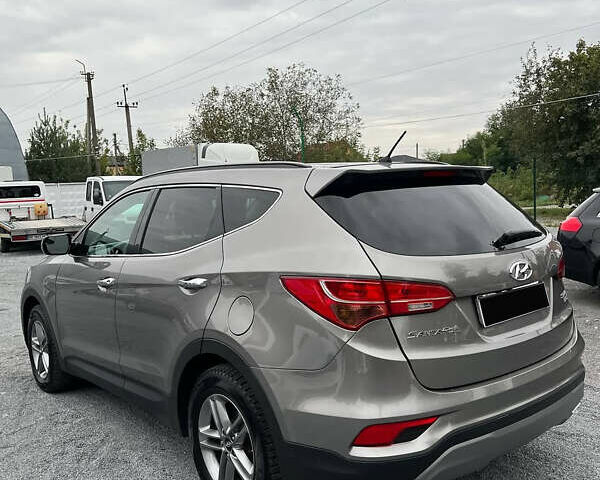 Серый Хендай Санта Фе, объемом двигателя 2.36 л и пробегом 80 тыс. км за 15500 $, фото 8 на Automoto.ua