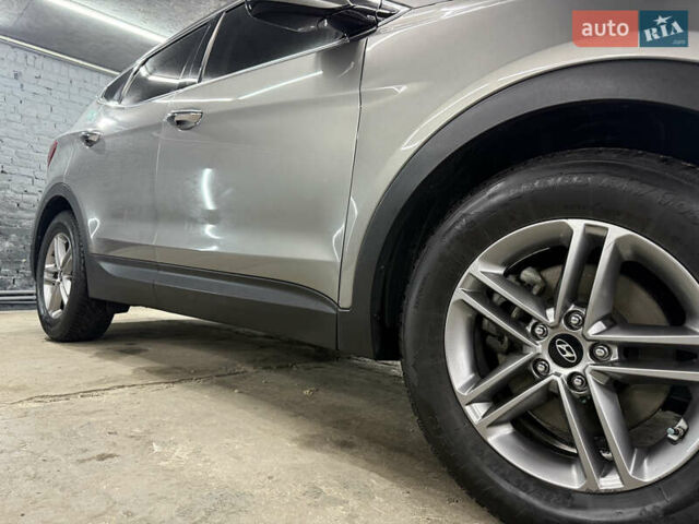 Хендай Санта Фе 2018 в Кременце на Automoto.ua Серый Хендай Санта Фе, объемом двигателя 2.4 л и пробегом 67 тыс. км за 19000 $, фото 17 на Automoto.ua