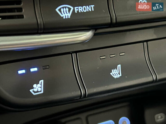 Серый Хендай Санта Фе, объемом двигателя 2.2 л и пробегом 30 тыс. км за 35000 $, фото 30 на Automoto.ua