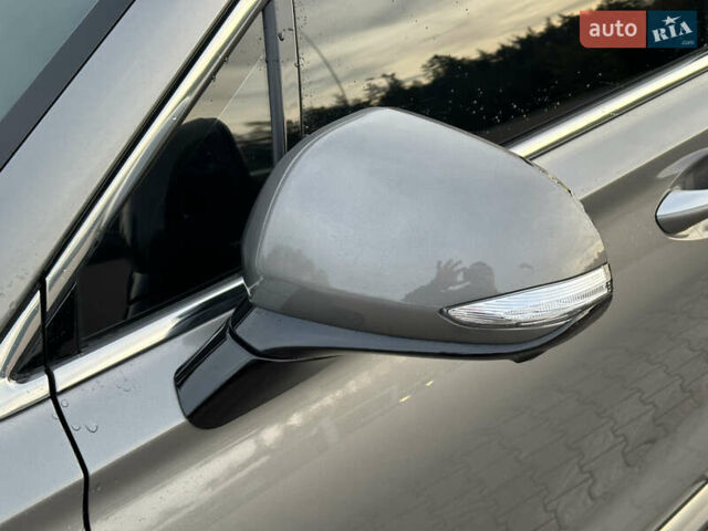 Серый Хендай Санта Фе, объемом двигателя 2.2 л и пробегом 131 тыс. км за 29200 $, фото 6 на Automoto.ua