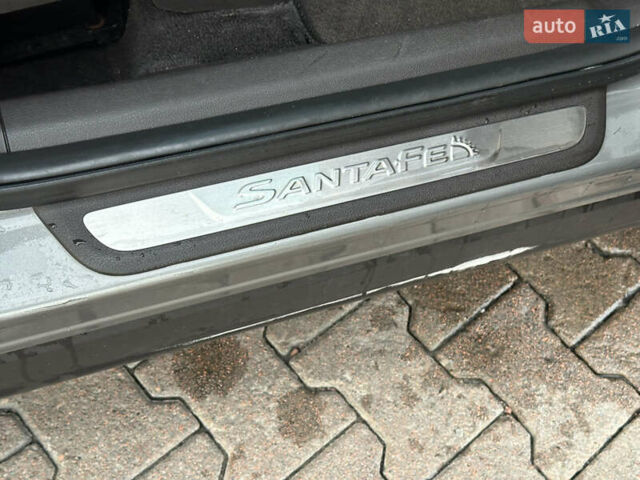 Серый Хендай Санта Фе, объемом двигателя 2.2 л и пробегом 131 тыс. км за 29200 $, фото 53 на Automoto.ua