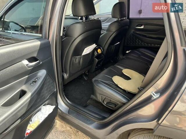 Серый Хендай Санта Фе, объемом двигателя 2.2 л и пробегом 75 тыс. км за 31050 $, фото 13 на Automoto.ua