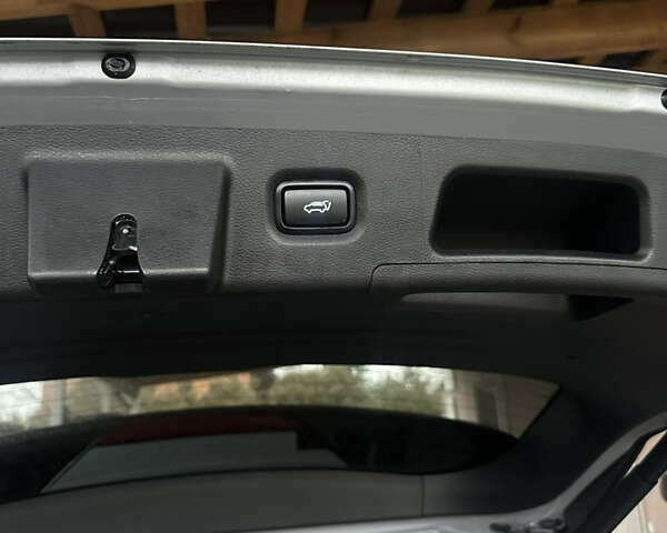 Серый Хендай Санта Фе, объемом двигателя 2.36 л и пробегом 69 тыс. км за 29900 $, фото 23 на Automoto.ua