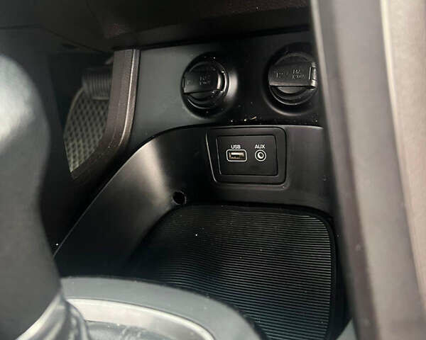 Сірий Хендай Санта Фе, об'ємом двигуна 2.36 л та пробігом 116 тис. км за 14900 $, фото 15 на Automoto.ua