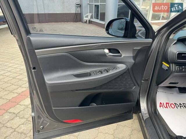 Сірий Хендай Санта Фе, об'ємом двигуна 2 л та пробігом 75 тис. км за 24900 $, фото 7 на Automoto.ua