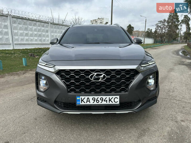Серый Хендай Санта Фе, объемом двигателя 2.2 л и пробегом 144 тыс. км за 28000 $, фото 6 на Automoto.ua