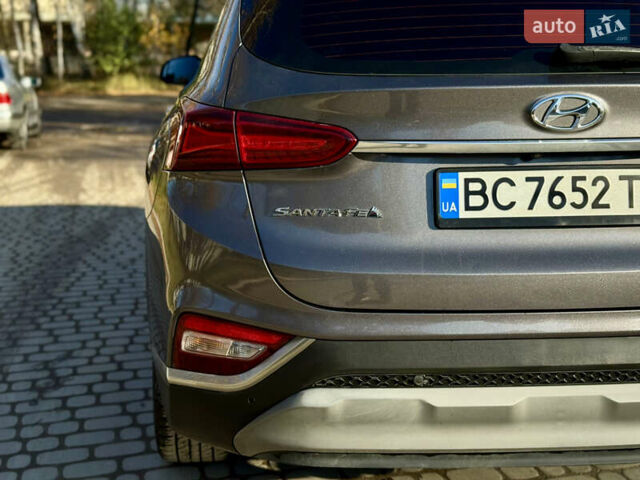 Серый Хендай Санта Фе, объемом двигателя 2 л и пробегом 148 тыс. км за 24400 $, фото 13 на Automoto.ua