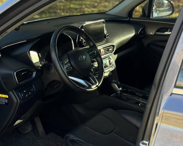 Серый Хендай Санта Фе, объемом двигателя 2 л и пробегом 148 тыс. км за 24400 $, фото 16 на Automoto.ua