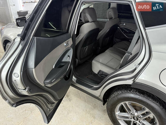 Хендай Санта Фе 2018 в Кременце на Automoto.ua Серый Хендай Санта Фе, объемом двигателя 2.4 л и пробегом 67 тыс. км за 19000 $, фото 26 на Automoto.ua