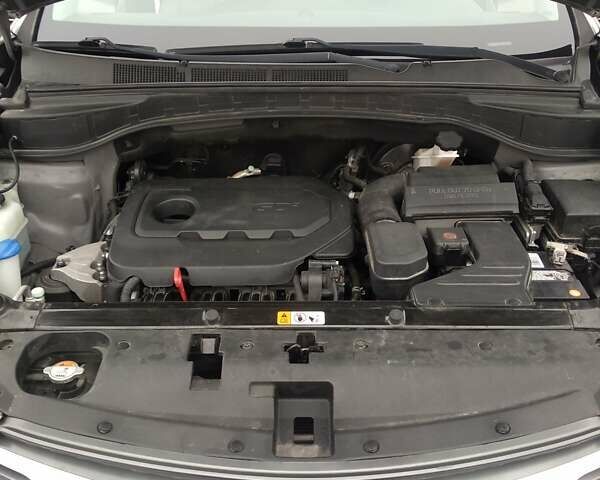 Серый Хендай Санта Фе, объемом двигателя 2.36 л и пробегом 182 тыс. км за 16500 $, фото 13 на Automoto.ua