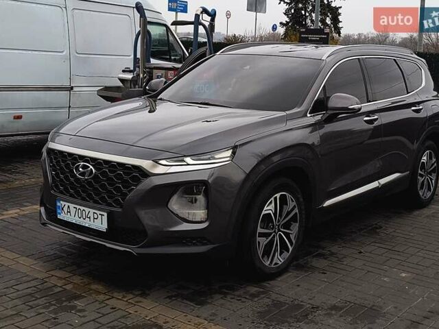Серый Хендай Санта Фе, объемом двигателя 2 л и пробегом 113 тыс. км за 26400 $, фото 2 на Automoto.ua