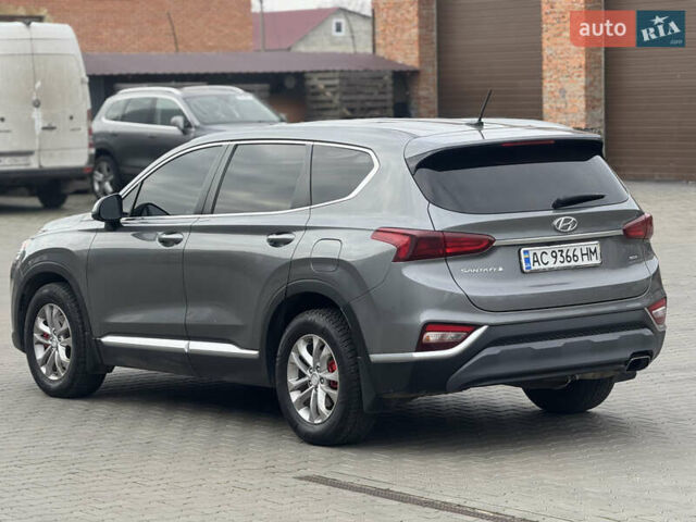 Сірий Хендай Санта Фе, об'ємом двигуна 2.36 л та пробігом 130 тис. км за 19500 $, фото 1 на Automoto.ua