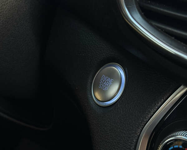 Серый Хендай Санта Фе, объемом двигателя 2 л и пробегом 148 тыс. км за 24400 $, фото 26 на Automoto.ua