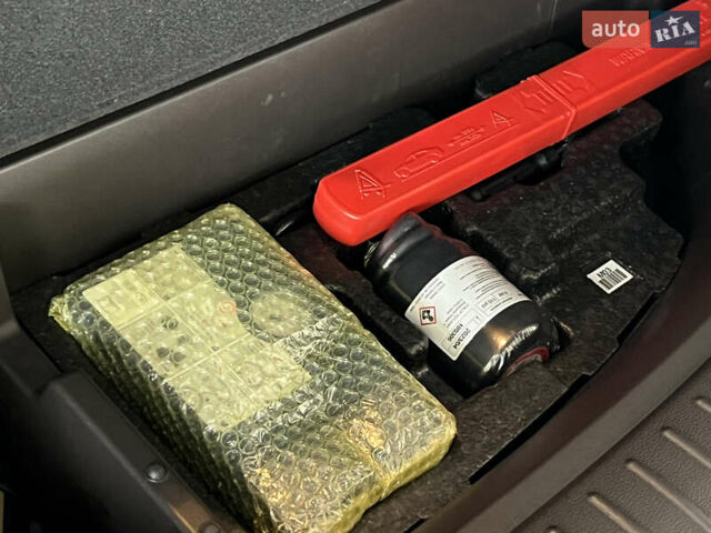 Серый Хендай Санта Фе, объемом двигателя 2.2 л и пробегом 30 тыс. км за 35000 $, фото 18 на Automoto.ua