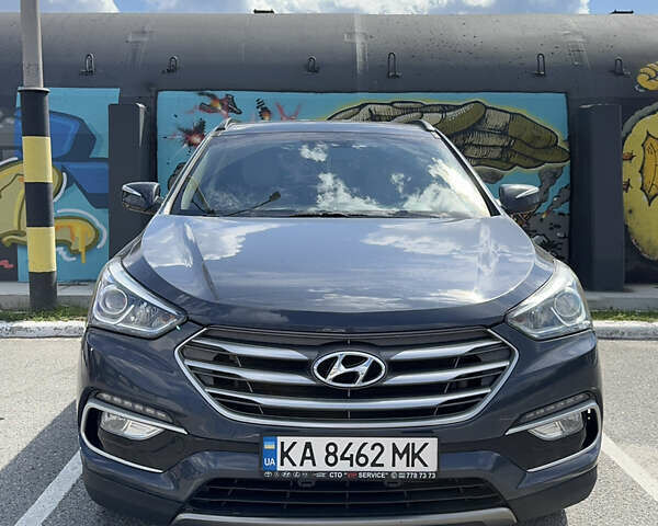 Серый Хендай Санта Фе, объемом двигателя 2.36 л и пробегом 105 тыс. км за 19000 $, фото 1 на Automoto.ua