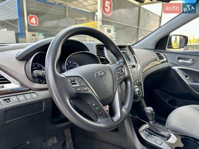 Серый Хендай Санта Фе, объемом двигателя 2.36 л и пробегом 112 тыс. км за 15900 $, фото 19 на Automoto.ua