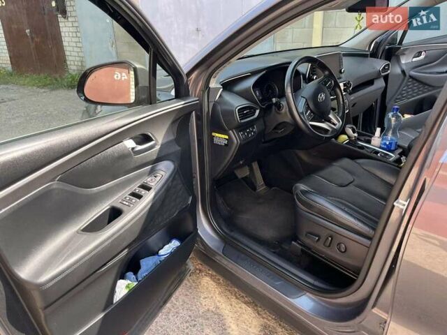 Серый Хендай Санта Фе, объемом двигателя 2.2 л и пробегом 75 тыс. км за 31050 $, фото 11 на Automoto.ua