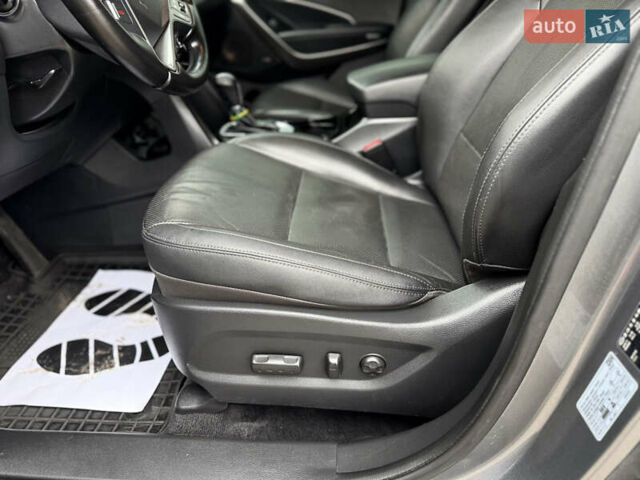 Сірий Хендай Санта Фе, об'ємом двигуна 2.2 л та пробігом 169 тис. км за 19399 $, фото 27 на Automoto.ua