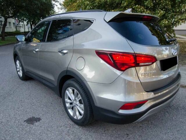 Сірий Хендай Санта Фе, об'ємом двигуна 2 л та пробігом 104 тис. км за 14000 $, фото 4 на Automoto.ua