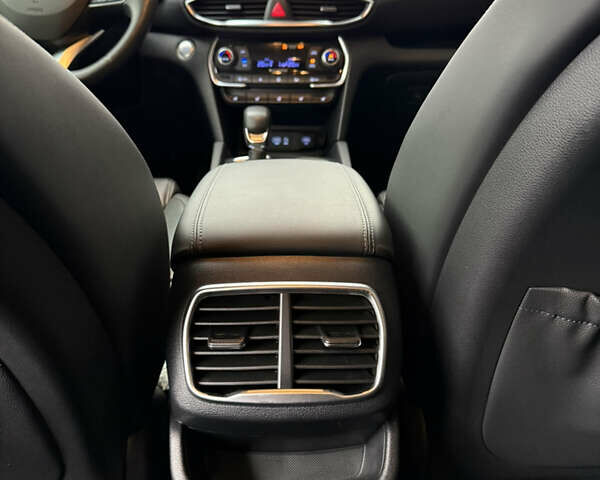 Серый Хендай Санта Фе, объемом двигателя 2.2 л и пробегом 85 тыс. км за 26500 $, фото 14 на Automoto.ua