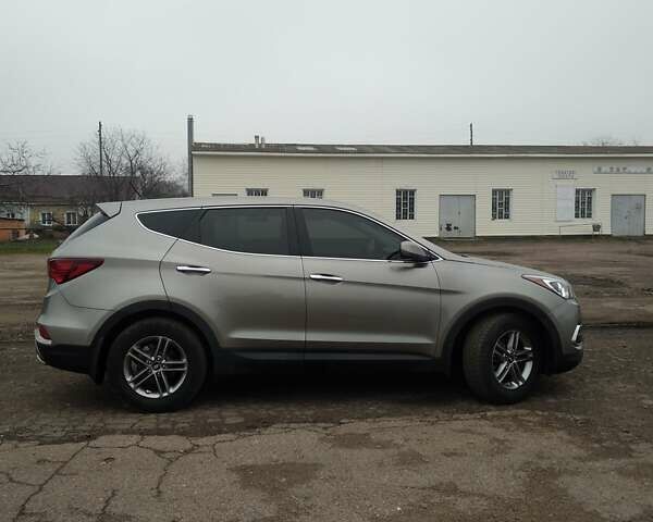 Серый Хендай Санта Фе, объемом двигателя 2.36 л и пробегом 182 тыс. км за 16500 $, фото 1 на Automoto.ua