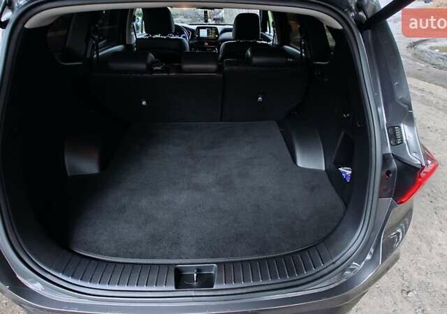 Хендай Санта Фе 2018 в Черкассах на Automoto.ua Серый Хендай Санта Фе, объемом двигателя 2 л и пробегом 134 тыс. км за 25500 $, фото 17 на Automoto.ua