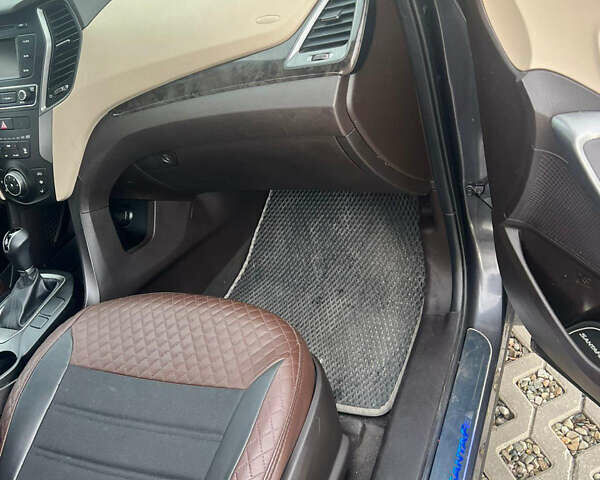 Сірий Хендай Санта Фе, об'ємом двигуна 2.36 л та пробігом 116 тис. км за 14900 $, фото 9 на Automoto.ua