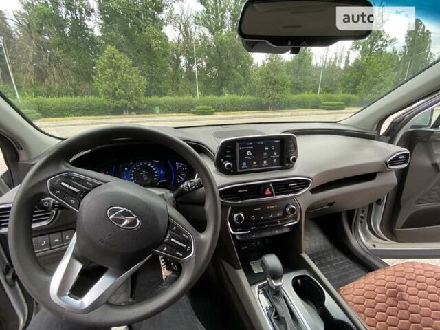 Серый Хендай Санта Фе, объемом двигателя 2.36 л и пробегом 69 тыс. км за 23500 $, фото 3 на Automoto.ua