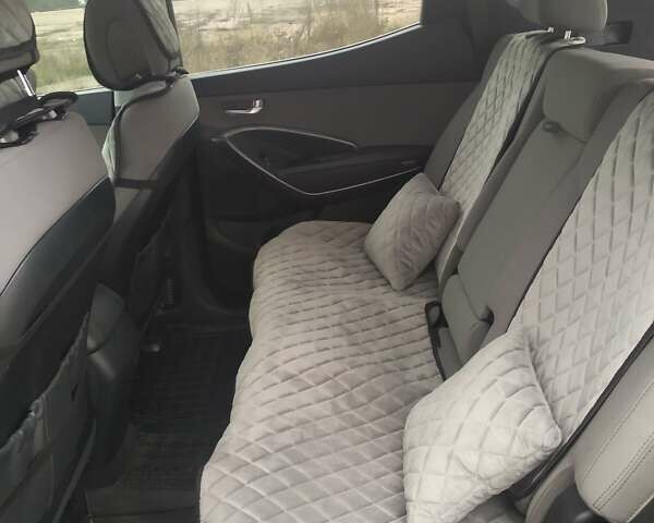 Серый Хендай Санта Фе, объемом двигателя 2.36 л и пробегом 182 тыс. км за 16500 $, фото 14 на Automoto.ua