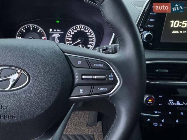 Серый Хендай Санта Фе, объемом двигателя 2 л и пробегом 95 тыс. км за 25500 $, фото 17 на Automoto.ua