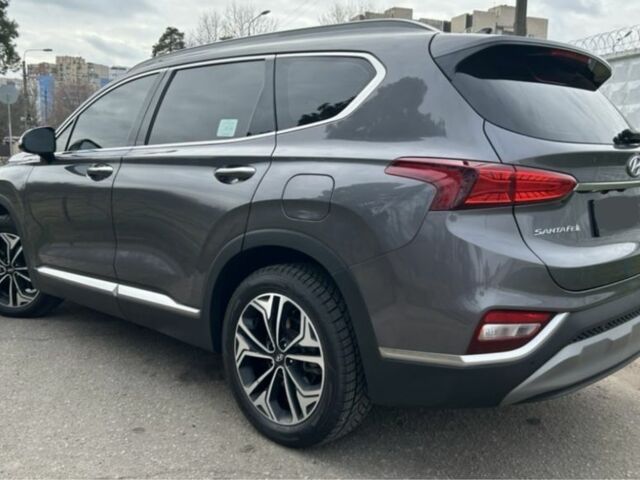 Серый Хендай Санта Фе, объемом двигателя 2.2 л и пробегом 108 тыс. км за 21200 $, фото 2 на Automoto.ua