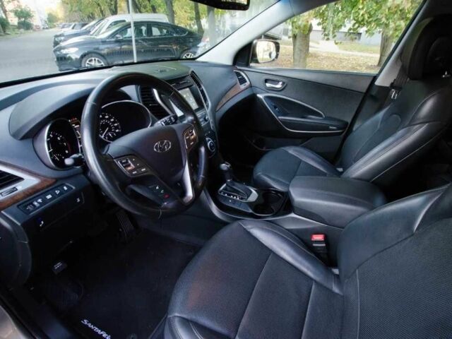 Сірий Хендай Санта Фе, об'ємом двигуна 2 л та пробігом 104 тис. км за 14000 $, фото 6 на Automoto.ua