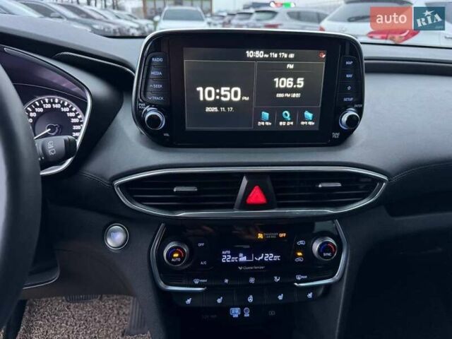 Серый Хендай Санта Фе, объемом двигателя 2 л и пробегом 95 тыс. км за 25500 $, фото 19 на Automoto.ua