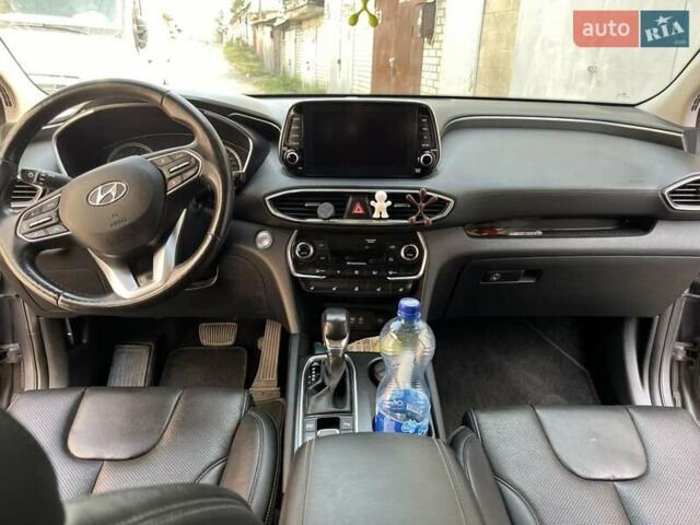 Серый Хендай Санта Фе, объемом двигателя 2.2 л и пробегом 75 тыс. км за 31050 $, фото 10 на Automoto.ua