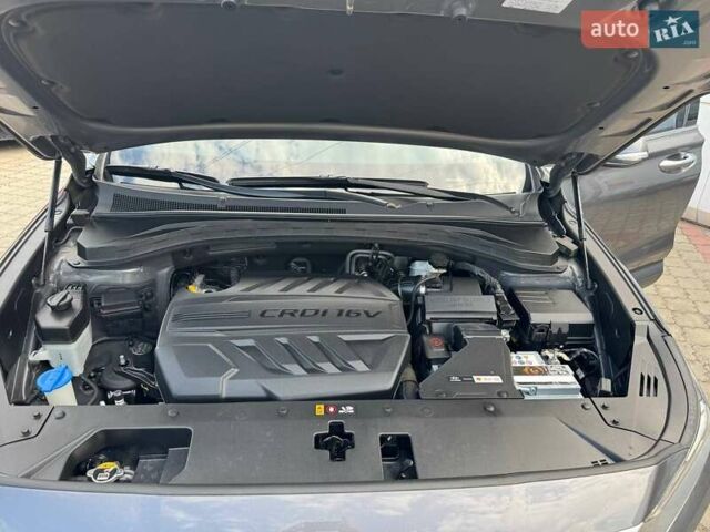 Сірий Хендай Санта Фе, об'ємом двигуна 2 л та пробігом 75 тис. км за 24900 $, фото 5 на Automoto.ua