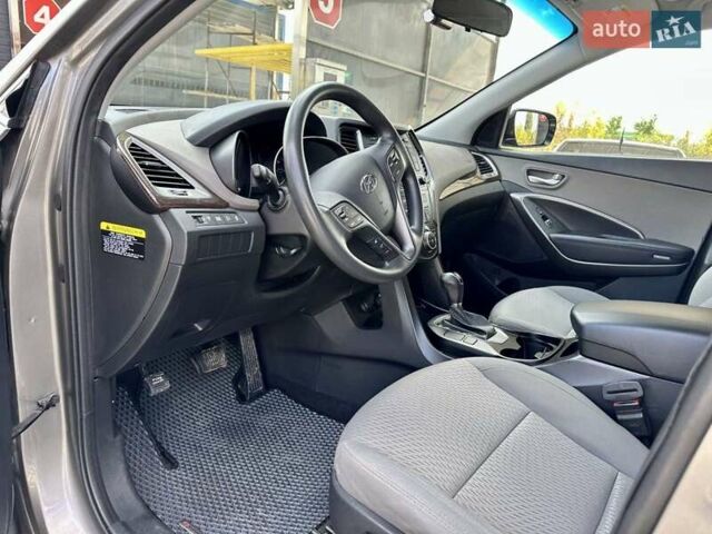 Серый Хендай Санта Фе, объемом двигателя 2.36 л и пробегом 112 тыс. км за 15900 $, фото 13 на Automoto.ua