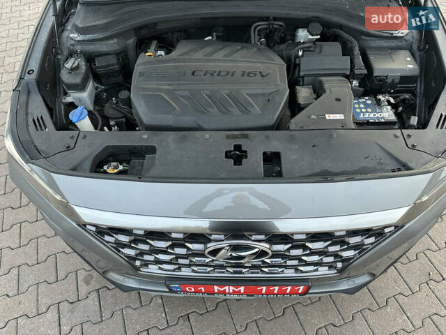 Серый Хендай Санта Фе, объемом двигателя 2.2 л и пробегом 131 тыс. км за 29200 $, фото 108 на Automoto.ua