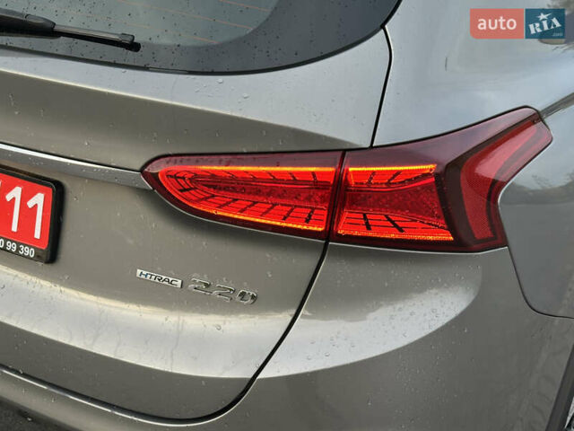 Серый Хендай Санта Фе, объемом двигателя 2.2 л и пробегом 131 тыс. км за 29200 $, фото 15 на Automoto.ua