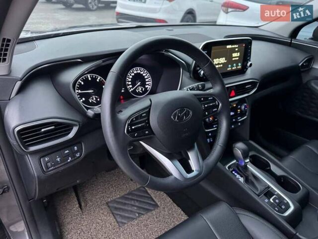 Серый Хендай Санта Фе, объемом двигателя 2 л и пробегом 95 тыс. км за 25500 $, фото 15 на Automoto.ua