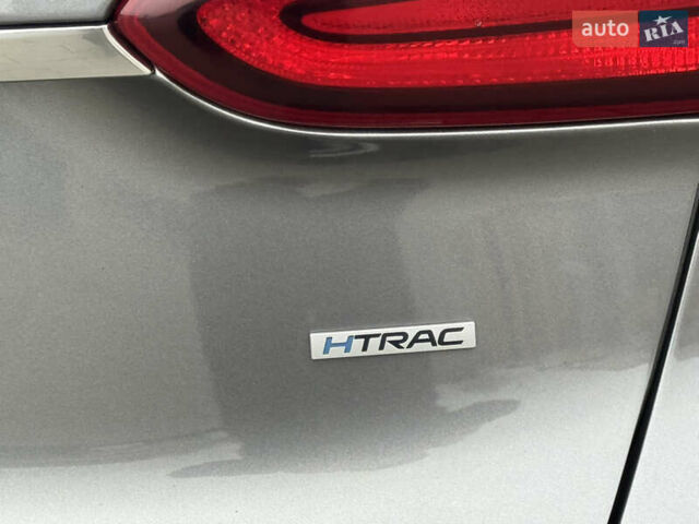 Сірий Хендай Санта Фе, об'ємом двигуна 2.36 л та пробігом 130 тис. км за 19500 $, фото 5 на Automoto.ua