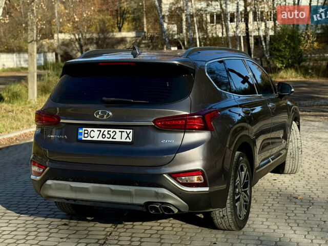 Серый Хендай Санта Фе, объемом двигателя 2 л и пробегом 148 тыс. км за 24400 $, фото 3 на Automoto.ua