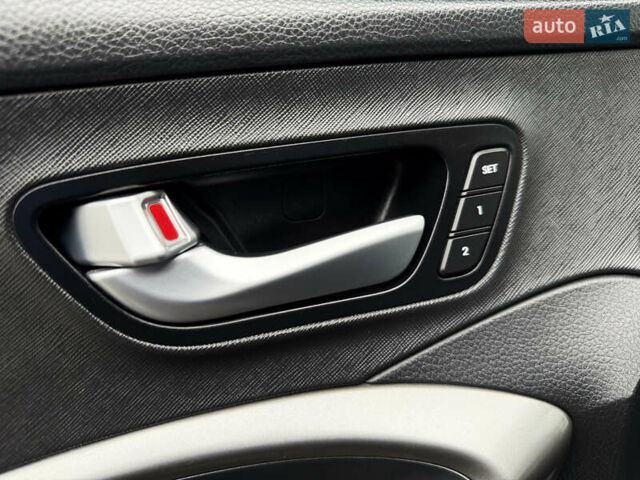 Сірий Хендай Санта Фе, об'ємом двигуна 2.2 л та пробігом 169 тис. км за 19399 $, фото 52 на Automoto.ua